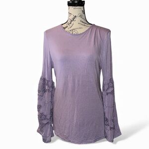 EUC Penelope Rose Lavender Long Flare Sleeve Stretchy Lace Detail Top - S